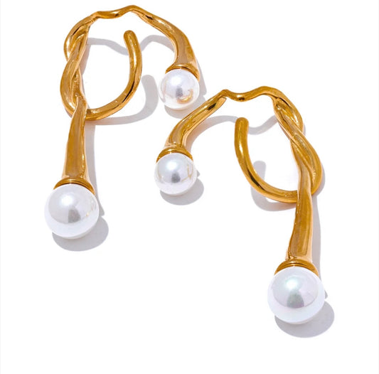 Irregular Pearl Earcuff