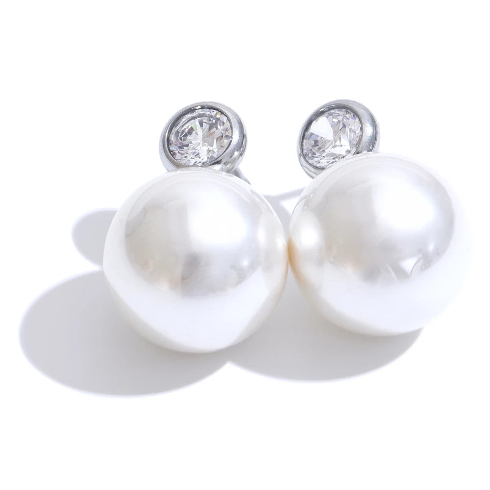 Pearl Stud Earring