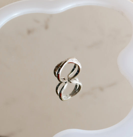 Twist Cross Ring